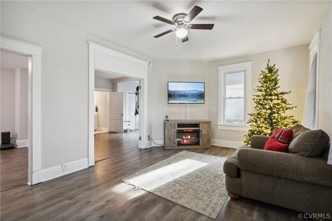 42 Locust Ave, Hampton, VA 23661 photo 3