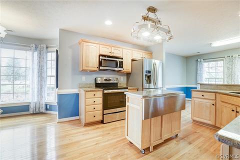 7490 Eagle Point Dr, Quinton, VA 23141 photo 12