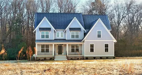 6351 Old Roxbury Woods Rd, Quinton, VA 23141
