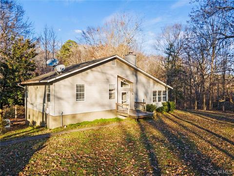 6169 Shady Ln, Gloucester, VA 23061 photo 2