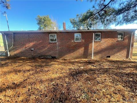 200 S Amelia Ave, Blackstone, VA 23824 photo 10