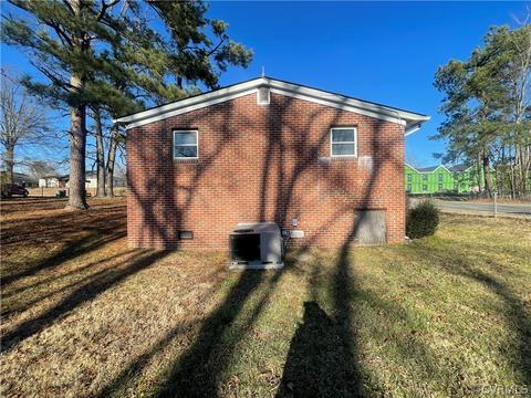 200 S Amelia Ave, Blackstone, VA 23824 photo 11