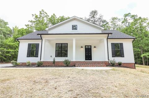 26 Jamestown Ln, Bracey, VA 23919