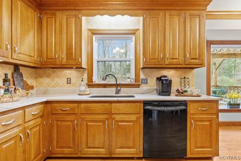 1612 Darrell Dr, Midlothian, VA 23114 photo 7