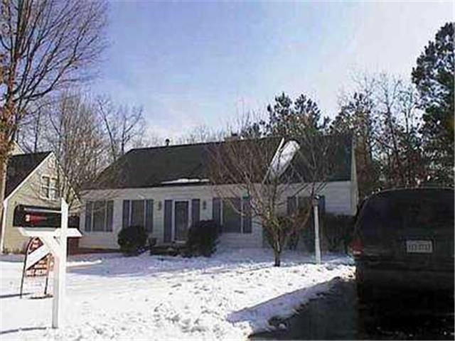 9725 Fireside Dr, Glen Allen, VA 23060 photo 1