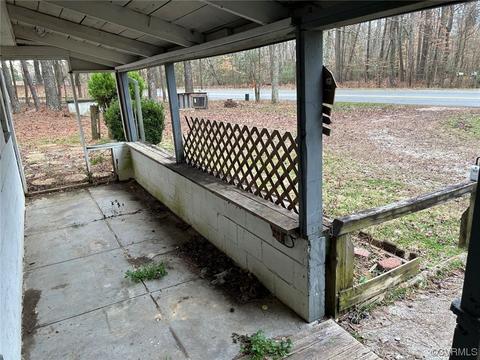 1831 S Waterside Dr, Lanexa, VA 23089 photo 4