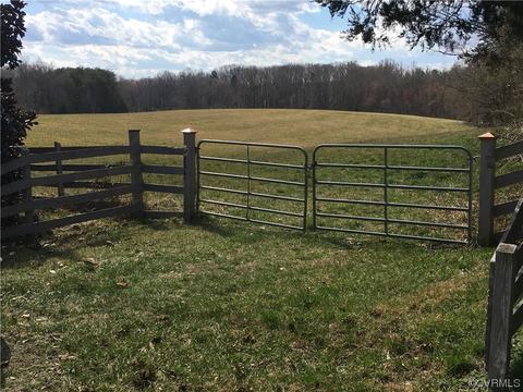 2339 Broad Street Rd, Maidens, VA 23102