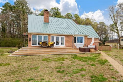 10001 Dalmation Dr, Charles City, VA 23030