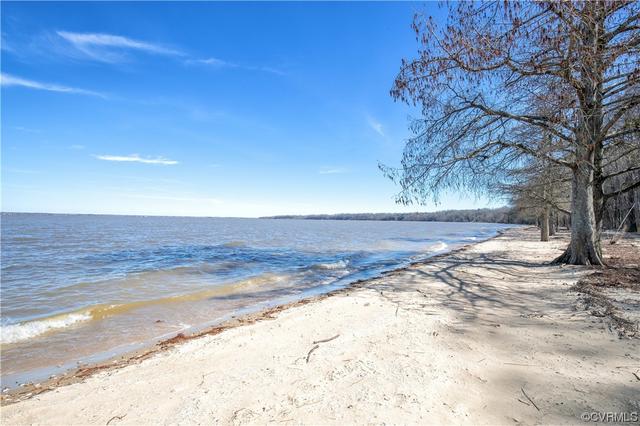 388 James River Overview, Spring Grove, VA 23881