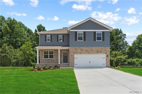 6642 Whisperwood Dr, Ampthill, VA 23234