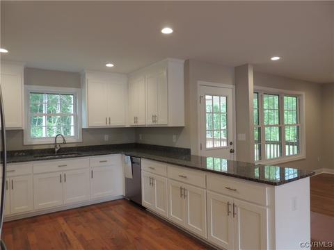 4405 Olgers Rd, Sutherland, VA 23885 photo 4