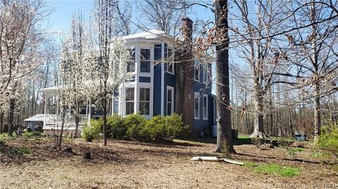 1109 Church St, Blackstone, VA 23824