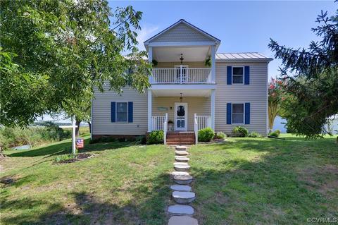 528 10th St, West Point, VA 23181