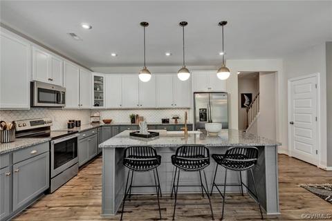 18560 Palisades Rdg, Moseley, VA 23120