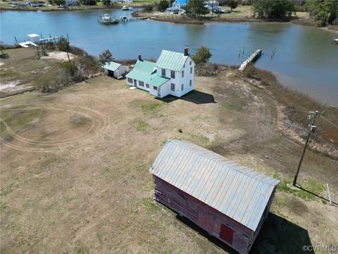 366 Dyers Creek Rd, Mathews, VA 23138
