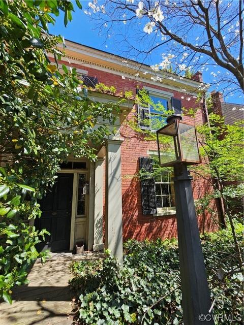 2820 E Grace St, Richmond, VA 23223