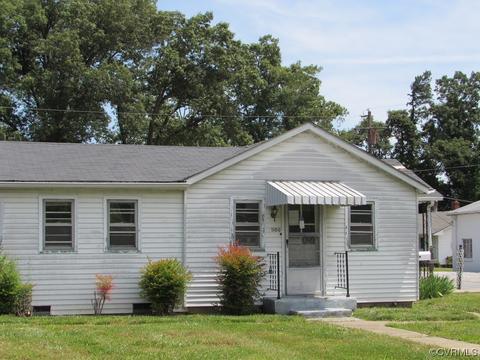 1100 W Carolina Ave, Crewe, VA 23930