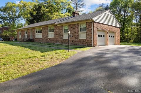 1030 Challis Ln, Sandston, VA 23150