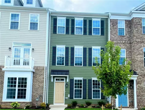 437 Randolph View Dr, Midlothian, VA 23114