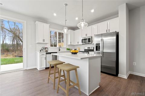 637 Mccormick Farm Dr, Glen Allen, VA 23060
