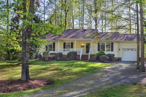 805 Laverne Dr, Ruther Glen, VA 22546