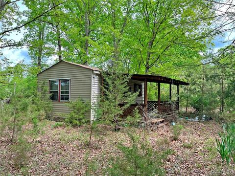 1398 Plank Rd, Farmville, VA 23901