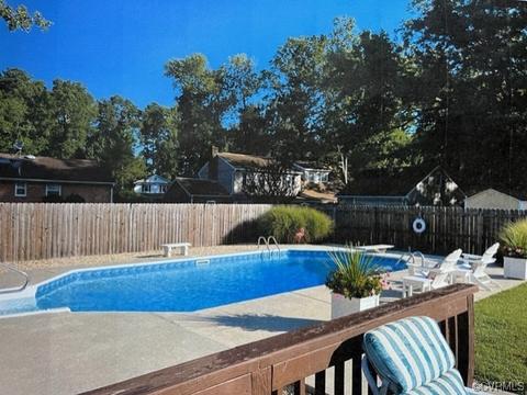 1830 Duke Of Gloucester St, Colonial Heights, VA 23834