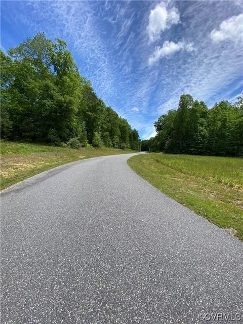000 Highgate Dr, Middlesex, VA 23071 photo 2