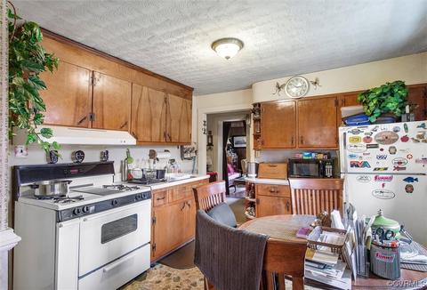6322 White Oak Rd, Wilsons, VA 23894 photo 11