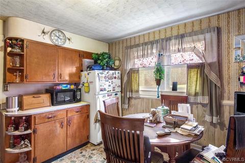 6322 White Oak Rd, Wilsons, VA 23894 photo 12