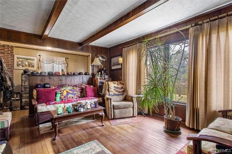 6322 White Oak Rd, Wilsons, VA 23894 photo 9