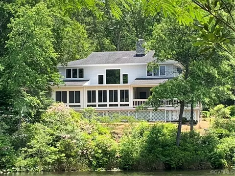 375 Earl Dr, Lancaster, VA 22503