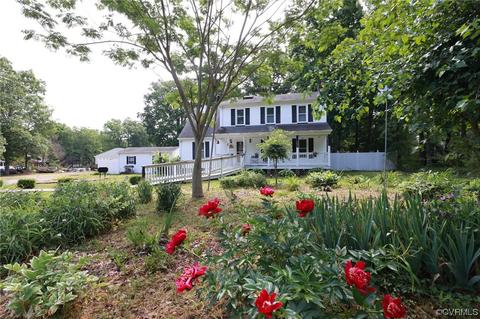 7653 Robinwood Dr, Chesterfield, VA 23832
