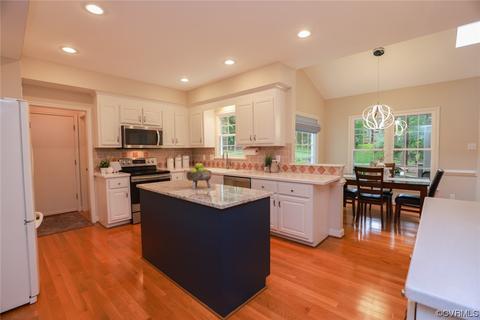 6314 Walnut Bend Dr, Midlothian, VA 23112 photo 5