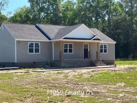 11050 County Dr, Disputanta, VA 23842