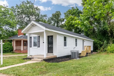 1239 Farmer St, Petersburg, VA 23803