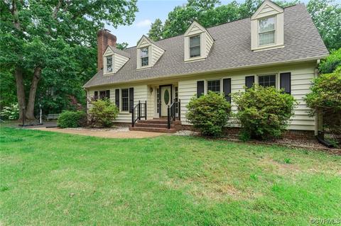 8800 Shewsbury Dr, New Kent, VA 23124
