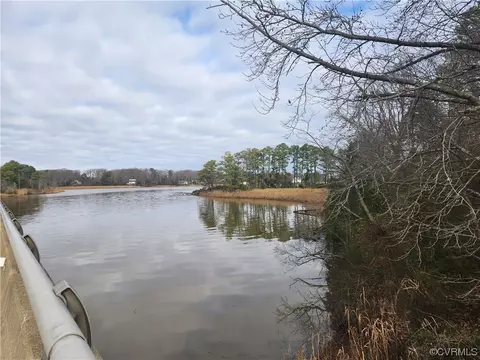 17119 Tidewater Trl, Tappahannock, VA 22560