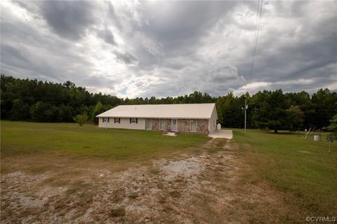 7396 Hungarytown Rd, Blackstone, VA 23824