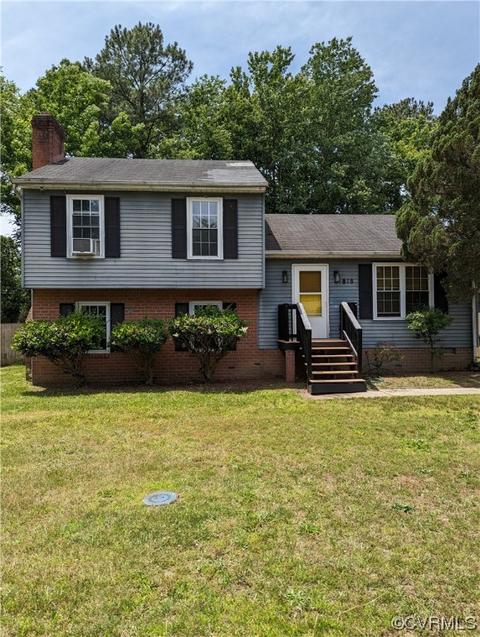 818 Pebble Ct, Richmond, VA 23224