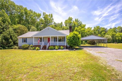 3833 Woodcroft Dr, Disputanta, VA 23842