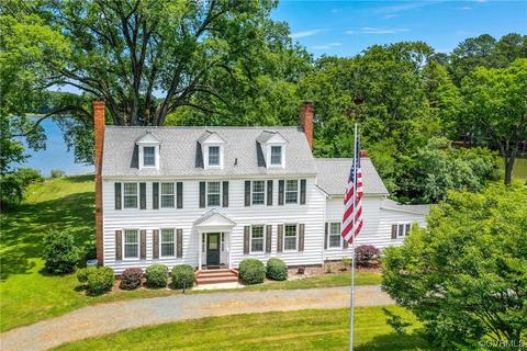 386 Sandberg Ln, Cardinal, VA 23025