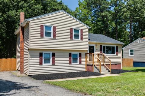 718 Cabin Creek Dr, Hopewell, VA 23860