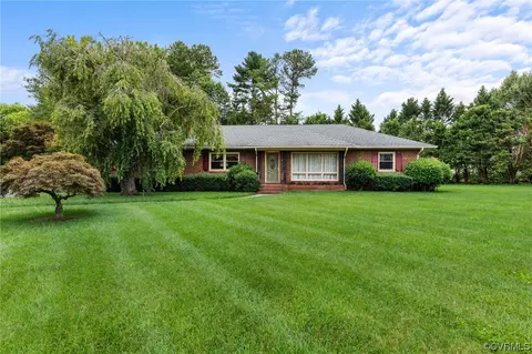 8272 Winston Dr, Mechanicsville, VA 23116