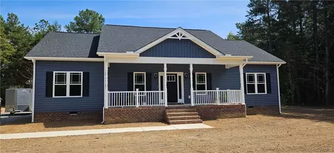 544 Lake View Ter, Warsaw, VA 22572