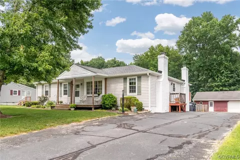 16317 Chinook Dr, Petersburg, VA 23803