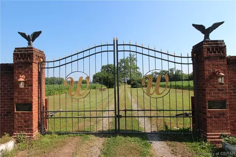 304 Barrick House Ln, Wake, VA 23176