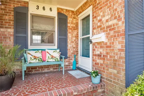 366 Brout Dr, Hampton, VA 23666 photo 4