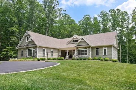 16229 Iron Hill Dr, Montpelier, VA 23192