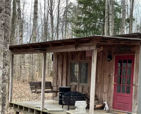 000 Trices Lake Rd, Columbia, VA 23038